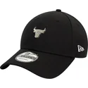 bone-curvo-preto-ajustavel-9forty-metallic-pin-da-chicago-bulls-nba-da-new-era