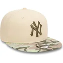 bone-plano-bege-snapback-com-logo-verde-para-crianca-9fifty-contrast-da-new-york-yankees-mlb-da-new-era