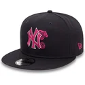 bone-plano-azul-marinho-snapback-com-logo-rosa-9fifty-seasonal-flower-da-new-york-yankees-mlb-da-new-era