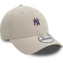 bone-curvo-bege-ajustavel-com-logo-violeta-9forty-repreve-mini-logo-da-new-york-yankees-mlb-da-new-era