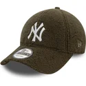 bone-curvo-verde-ajustavel-9forty-borg-da-new-york-yankees-mlb-da-new-era