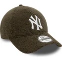 bone-curvo-verde-ajustavel-9forty-borg-da-new-york-yankees-mlb-da-new-era