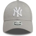 bone-curvo-cinza-ajustavel-para-mulheres-9forty-glitter-da-new-york-yankees-mlb-da-new-era