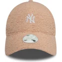 bone-curvo-rosa-ajustavel-para-mulheres-9forty-borg-da-new-york-yankees-mlb-da-new-era