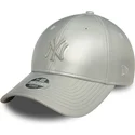 bone-curvo-prateado-ajustavel-para-mulheres-con-logo-plateado-9forty-midi-pu-da-new-york-yankees-mlb-da-new-era