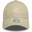 bone-curvo-bege-ajustavel-para-mulheres-com-logo-bege-9forty-midi-pu-da-new-york-yankees-mlb-da-new-era