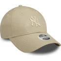 bone-curvo-bege-ajustavel-para-mulheres-com-logo-bege-9forty-midi-pu-da-new-york-yankees-mlb-da-new-era