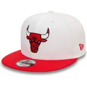 bone-plano-branco-e-vermelho-snapback-9fifty-white-crown-patch-da-chicago-bulls-nba-da-new-era