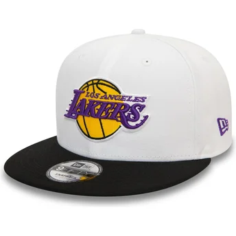 Boné plano branco e preto snapback 9FIFTY White Crown Patch da Los Angeles Lakers NBA da New Era