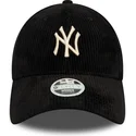 bone-curvo-preto-ajustavel-para-mulheres-com-logo-bege-9forty-cord-da-new-york-yankees-mlb-da-new-era