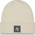 gorro-bege-team-cuff-da-new-york-yankees-mlb-da-new-era