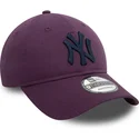 bone-curvo-violeta-ajustavel-com-logo-azul-marinho-9twenty-league-essential-da-new-york-yankees-mlb-da-new-era