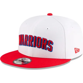 Boné plano branco e vermelho snapback 9FIFTY Classic da Golden State Warriors NBA da New Era