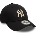 bone-curvo-preto-ajustavel-com-logo-bege-9forty-league-essential-da-new-york-yankees-mlb-da-new-era