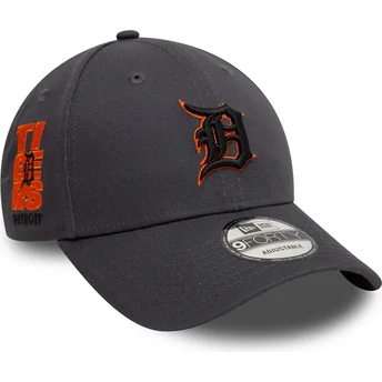 Boné curvo cinza ajustável com logo laranja 9FORTY Side Patch da Detroit Tigers MLB da New Era