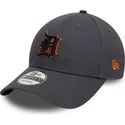 bone-curvo-cinza-ajustavel-com-logo-laranja-9forty-side-patch-da-detroit-tigers-mlb-da-new-era