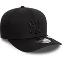 bone-curvo-preto-snapback-com-logo-preto-9seventy-stretch-snap-da-new-york-yankees-mlb-da-new-era