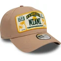 bone-curvo-castanho-claro-snapback-9forty-a-frame-license-plate-da-miami-cidades-e-praias-da-new-era