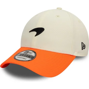 Boné curvo branco e laranja ajustável 9FORTY Contrast Visor da McLaren Racing Formula 1 da New Era