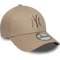 bone-curvo-castanho-claro-ajustavel-com-logo-castanho-9forty-outline-da-new-york-yankees-mlb-da-new-era