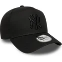 bone-curvo-preto-snapback-com-logo-preto-e-frame-league-essential-da-new-york-yankees-mlb-da-new-era