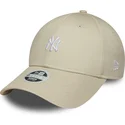 bone-curvo-bege-ajustavel-para-mulheres-9forty-mini-logo-da-new-york-yankees-mlb-da-new-era