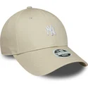 bone-curvo-bege-ajustavel-para-mulheres-9forty-mini-logo-da-new-york-yankees-mlb-da-new-era