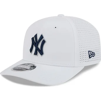 Boné trucker branco 9SEVENTY Perf Spring Training Fan Pack 2025 da New York Yankees MLB da New Era