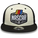 bone-trucker-plano-bege-e-preto-9fifty-classics-logo-da-nascar-da-new-era