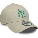 bone-curvo-bege-ajustavel-9forty-seasonal-infill-da-new-york-yankees-mlb-da-new-era