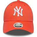 bone-curvo-laranja-ajustavel-para-mulheres-9forty-league-essential-da-new-york-yankees-mlb-da-new-era