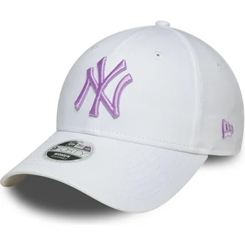 Boné curvo branco ajustável para mulheres com logo violeta 9FORTY League Essential da New York Yankees MLB da New Era
