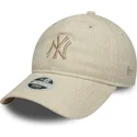 bone-curvo-bege-ajustavel-para-mulheres-com-logo-bege-9twenty-linen-da-new-york-yankees-mlb-da-new-era
