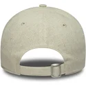 bone-curvo-bege-ajustavel-para-mulheres-com-logo-bege-9twenty-linen-da-new-york-yankees-mlb-da-new-era
