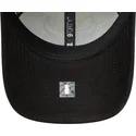 bone-curvo-bege-e-preto-ajustavel-9forty-contrast-patch-da-chicago-bulls-nba-da-new-era
