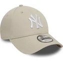 bone-curvo-bege-ajustavel-com-logo-branco-9forty-league-essential-da-new-york-yankees-mlb-da-new-era