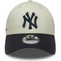 bone-curvo-bege-e-azul-marinho-ajustavel-9forty-side-script-da-new-york-yankees-mlb-da-new-era