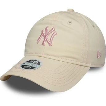 Boné curvo bege ajustável para mulheres com logo rosa 9TWENTY Contrast Stitch da New York Yankees MLB da New Era