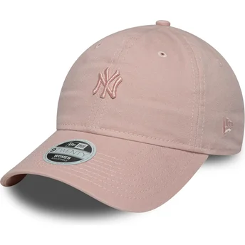 Boné curvo rosa ajustável para mulheres com logo rosa 9TWENTY Mini Washed da New York Yankees MLB da New Era