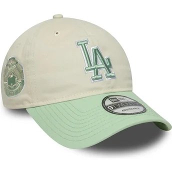 Boné curvo bege e verde ajustável para mulheres 9TWENTY World Series Cooperstown da Los Angeles Dodgers MLB da New Era