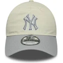 bone-curvo-bege-e-cinza-ajustavel-para-mulheres-9twenty-world-series-cooperstown-da-new-york-yankees-mlb-da-new-era