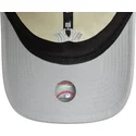 bone-curvo-bege-e-cinza-ajustavel-para-mulheres-9twenty-world-series-cooperstown-da-new-york-yankees-mlb-da-new-era