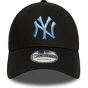 bone-curvo-preto-ajustavel-com-logo-azul-9forty-ombre-infill-da-new-york-yankees-mlb-da-new-era