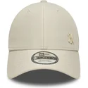 bone-curvo-bege-ajustavel-com-logo-bege-9forty-tonal-flawless-da-new-york-yankees-mlb-da-new-era