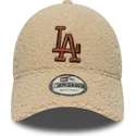 bone-curvo-bege-ajustavel-com-logo-castanho-9forty-borg-da-los-angeles-dodgers-mlb-da-new-era