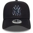 bone-trucker-azul-marinho-com-logo-azul-marinho-a-frame-outline-da-new-york-yankees-mlb-da-new-era