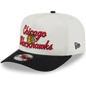 bone-curvo-bege-e-preto-snapback-9fifty-a-frame-chainstitch-da-chicago-blackhawks-nhl-da-new-era