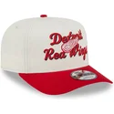 bone-curvo-bege-e-vermelho-snapback-9fifty-a-frame-chainstitch-da-detroit-red-wings-nhl-da-new-era