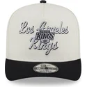 bone-curvo-bege-e-preto-snapback-9fifty-a-frame-chainstitch-da-los-angeles-kings-nhl-da-new-era