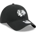bone-curvo-preto-ajustavel-9twenty-stamp-da-chicago-blackhawks-nhl-da-new-era